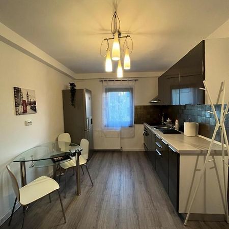 Mall Vitan Studio Eveline Bukarest Kültér fotó